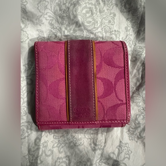 Pre loved. Coach Signature Collection Bi-Fold Compact Wallet pink - Picture 2 of 16